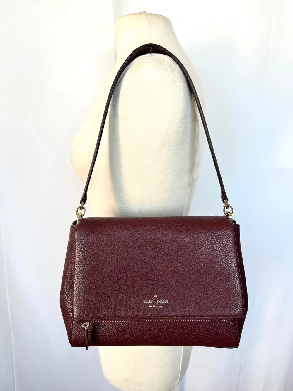 KATE SPADE LEILA MEDIUM FLAP PEBBLED LEATHER SHOULDER BAG IN CHERRYWOOD EUC